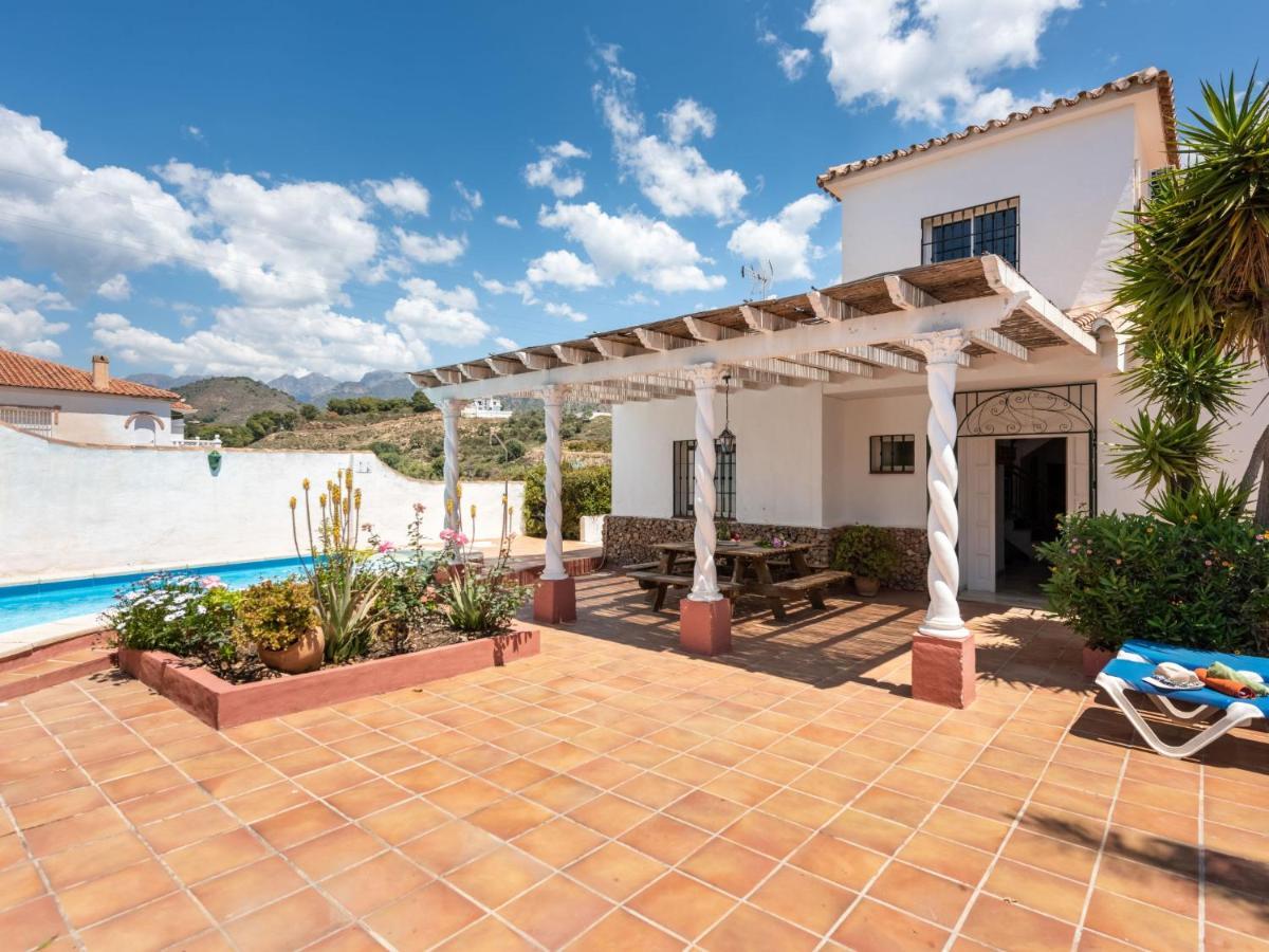 Villa Romeral By Interhome Нерха Екстериор снимка