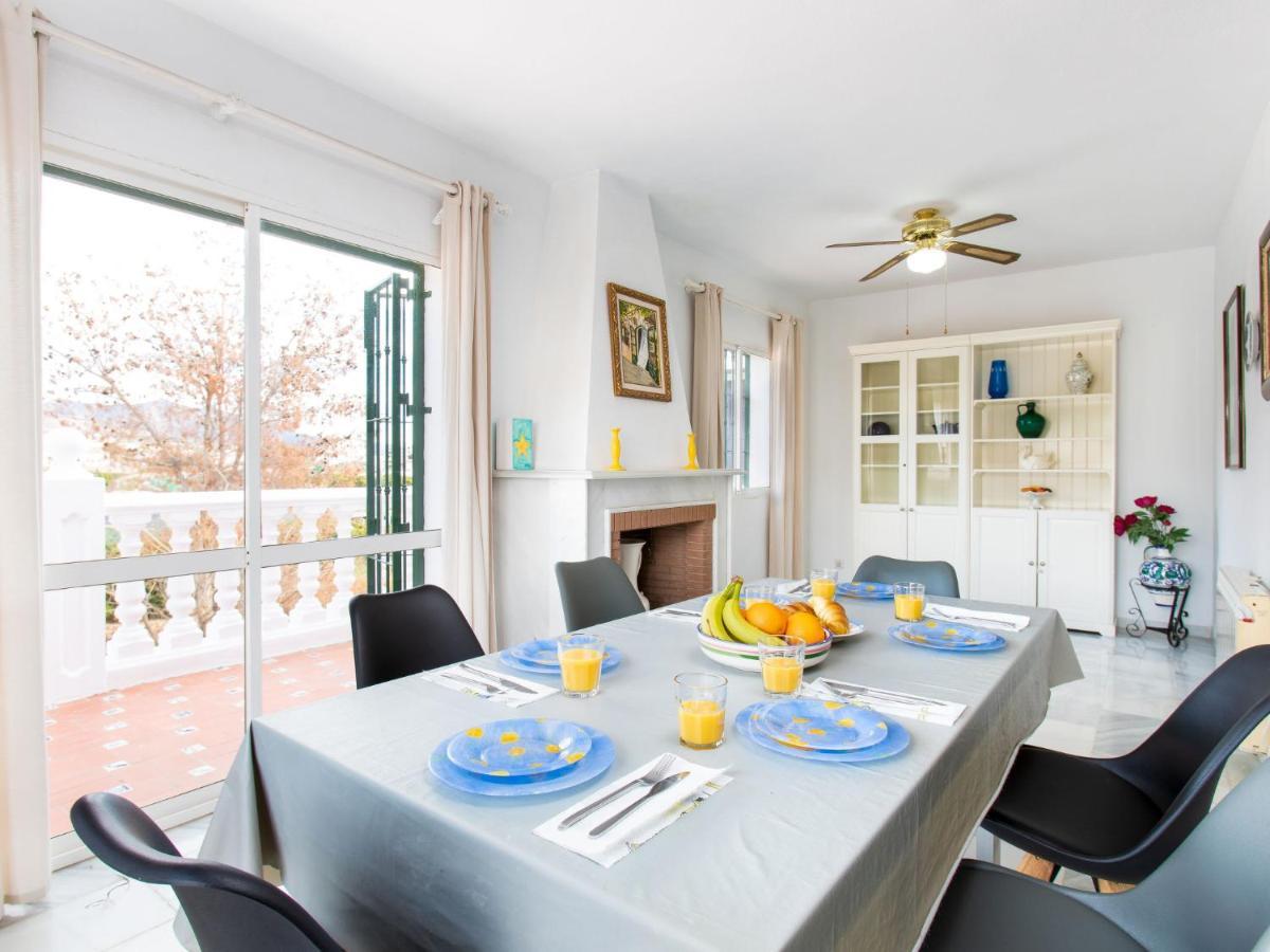 Villa Romeral By Interhome Нерха Екстериор снимка
